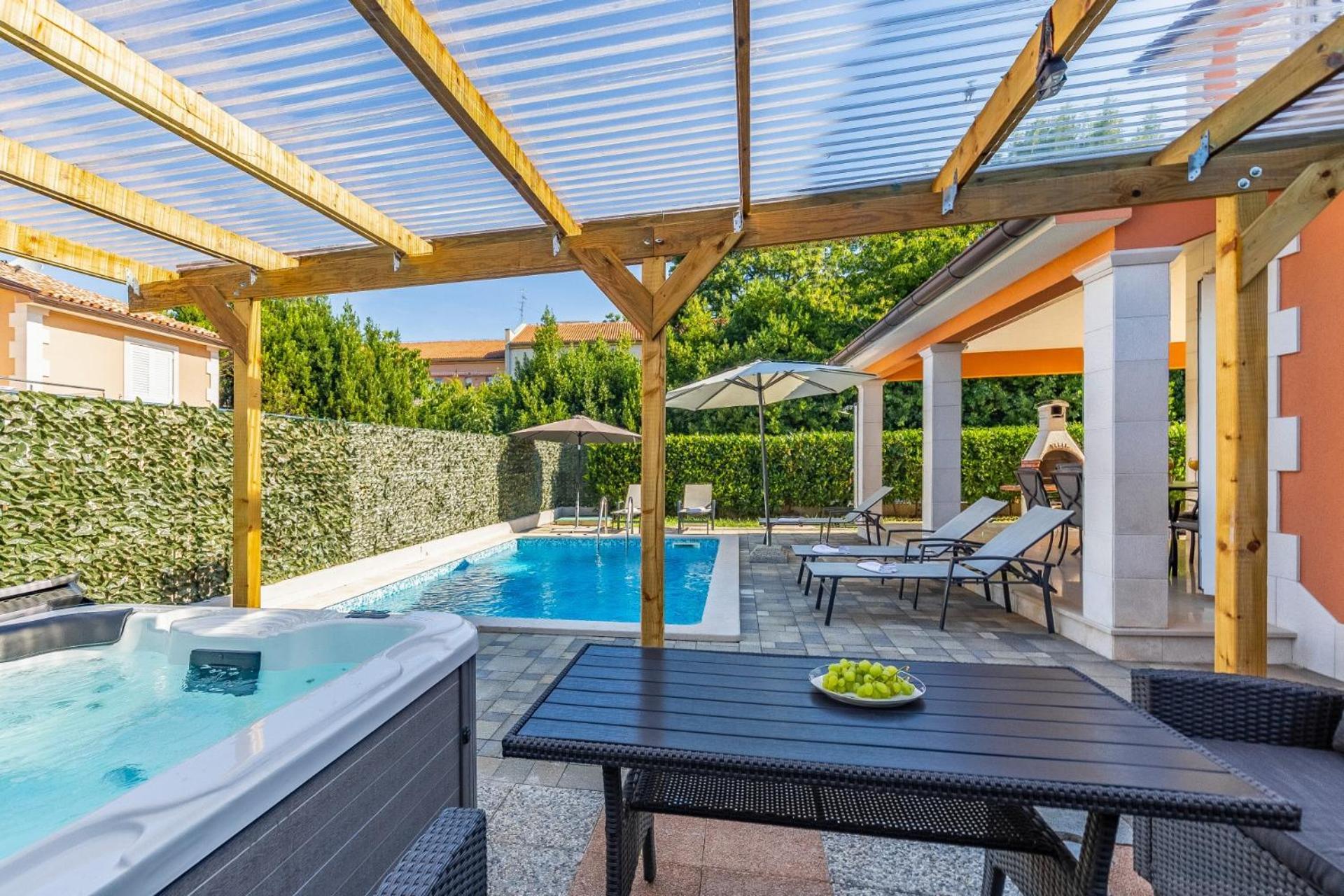 Villas Lotus With Pool And Jacuzzi Pula Dış mekan fotoğraf